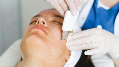 مزوتراپی چیست؟ معرفی انواع مزوتراپی و کاربردهایشان